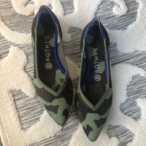 Rothys pointed toe flat